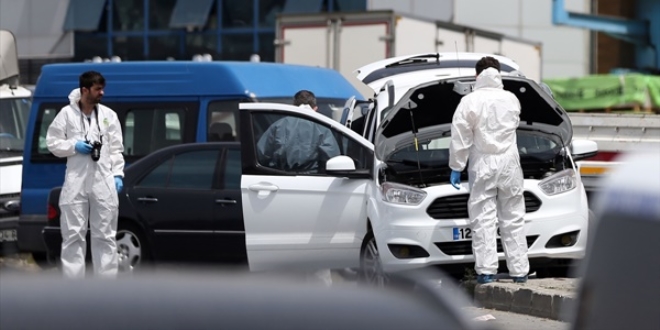 Bomba şüphesiyle aranan araç Zeytinburnu'nda bulundu