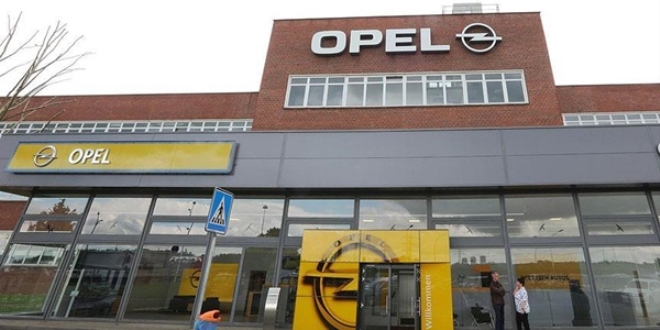 Opel'de 'egzoz emisyon hilesi' iddiası