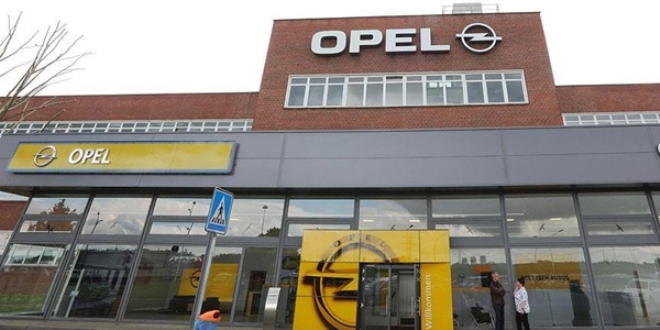 Opel'de 'egzoz emisyon hilesi' iddias