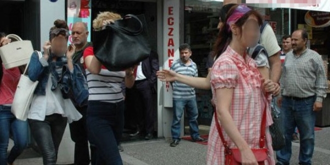 İzmir'de 'çağrı merkezi' dolandırıcılığı operasyonu: 58 kişi gözaltında