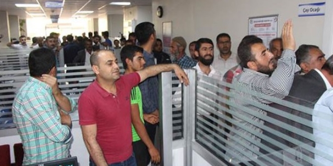 Elektriksiz kalan köylülerden DEDAŞ'a baskın