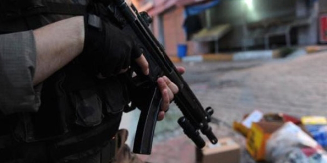 PKK'ya eleman kazandırdığı iddia edilen 6 kişi tutuklandı