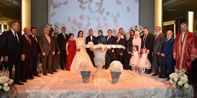 11. Cumhurbaşkanı Gül ile Ekonomi Bakanı Elitaş nikah şahidi oldu