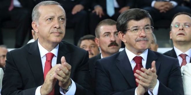 Erdoğan ve Davutoğlu, Beşiktaş'ı tebrik etti