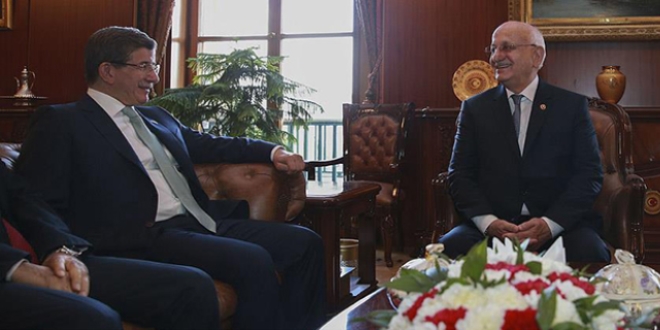 Davutoğlu, TBMM Başkanı Kahraman'ı ziyaret etti