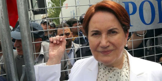 Akşener: Çekil, Fatih al şu babanı al, karışma bana