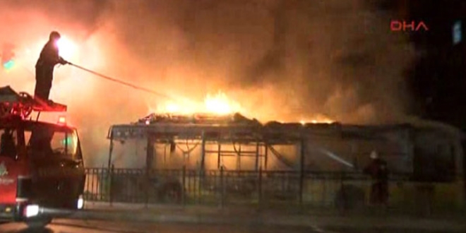 İstanbul'da belediye otobüsüne molotoflu saldırı