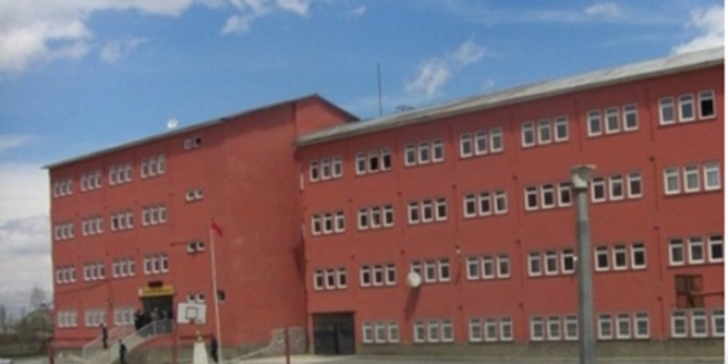 Bu okul kendi elektriğini üretiyor
