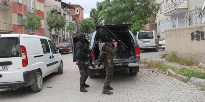 Elazığ'daki DAEŞ operasyonunda 2 tutuklama