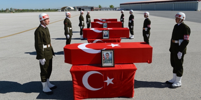 Aktütün şehitlerine uğurlama