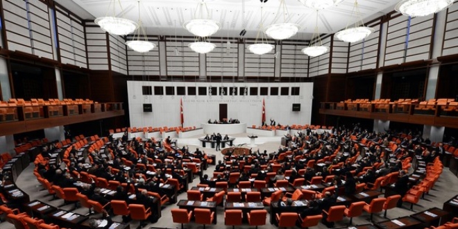 CHP'li vekiller Genel Kurul'u terk etti