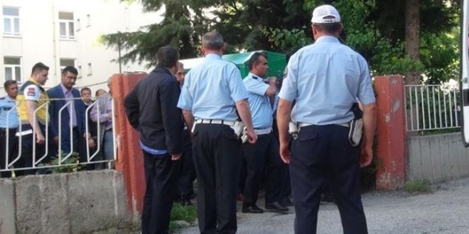 Çorum'da polis memuru evinde intihar etti