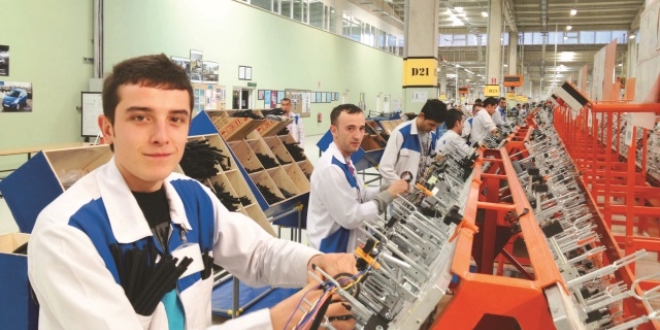 10 öğrenciden 6'sı okuyorken iş buluyor
