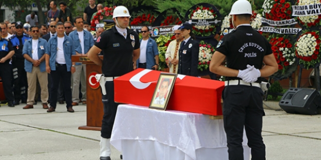 Adana'daki polise silahl� sald�r�