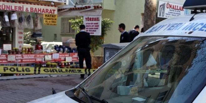 Antalya'da polise bakl saldr: 1 yaral