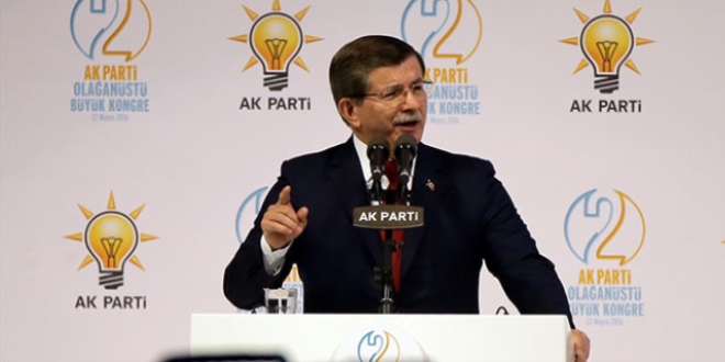 Davutoğlu: Koltukları bırakırız, davamızı asla