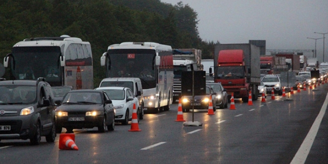 Ula��m�n tek y�ne d��t��� TEM'de d�n�� �ilesi