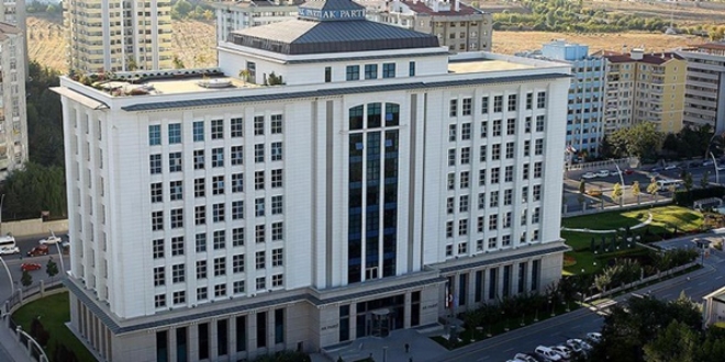 AK Parti MKYK sona erdi