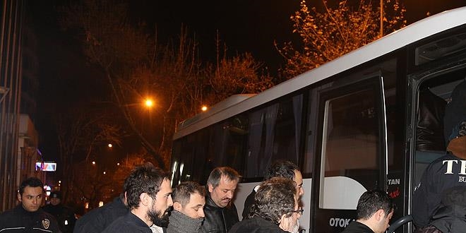 Batman merkezli 'bahis' operasyonu: 8 memura gözaltı