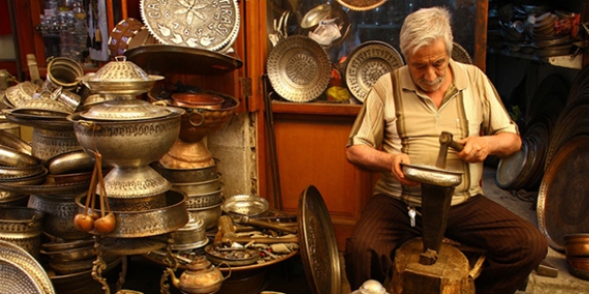 Ömürlerini bakıra adadılar