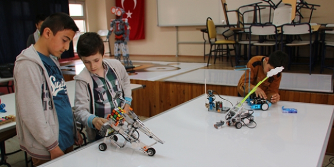 Bu Köyde Çocuklar Robot Yapıyor
