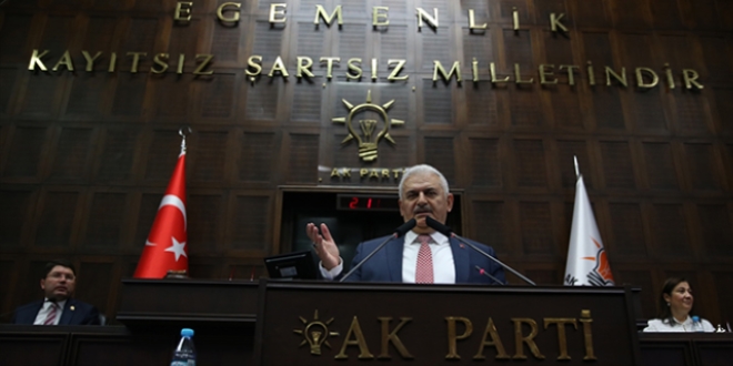 Binali Yıldırım, Başbakan olarak grup toplantısında konuştu