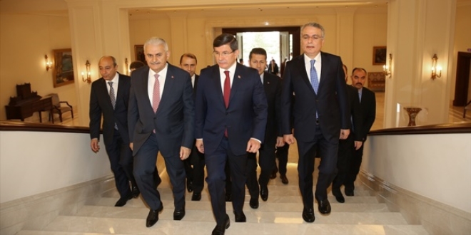 Başbakan Yıldırım yeni görevini devraldı