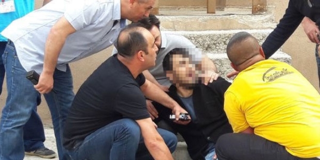 Sokak ortasında silahlı kavga: 1'i polis 4 yaralı