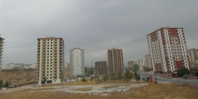 'Tek eksik konut kredi faizlerinin yüksek olması'