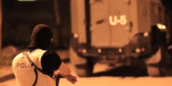 Sultangazi'de ter�r �rg�t�ne y�nelik helikopter destekli operasyon yap�ld�