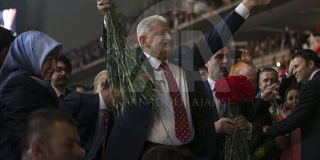 KADEM'den 'Başbakan Yıldırım'ın eşi' açıklaması