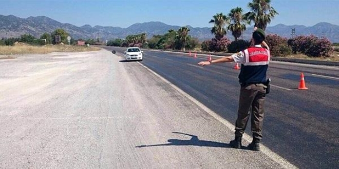 'Dur' ihtarına uymayan sürücü yaralı olarak yakalandı