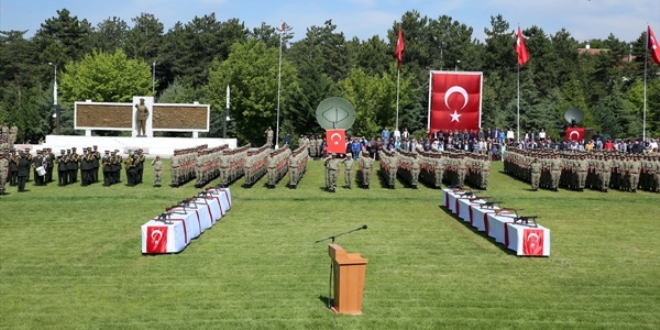 Kara Kuvvetlerinde 1453 asker yemin etti