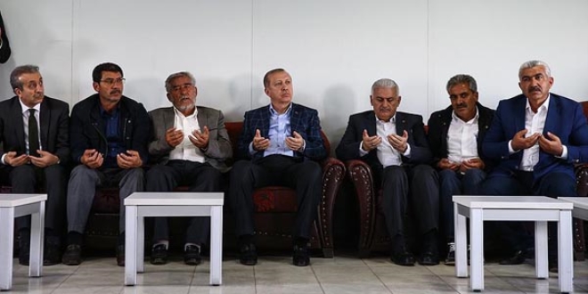 Erdoğan ve Yıldırım'dan Dürümlü'ye taziye ziyareti