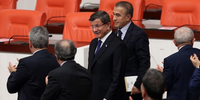 Oylamaya, eski Başbakan Davutoğlu da katıldı