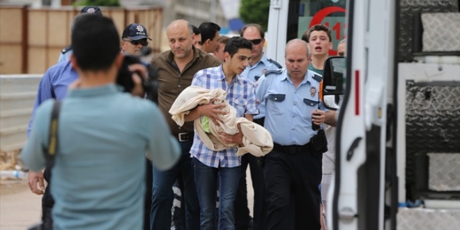 Gaziantep'te 12. kattan düşen Suriyeli çocuk öldü
