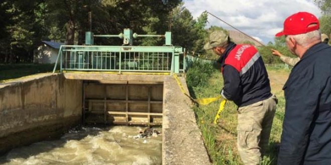 Van'da yaralı olarak kaçan teröristin cesedi bulundu