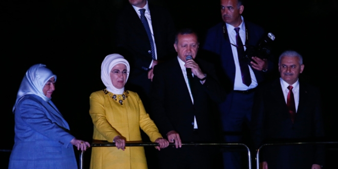Erdoğan: Bu milleti parçalayanlara fırsat vermeyeceğiz