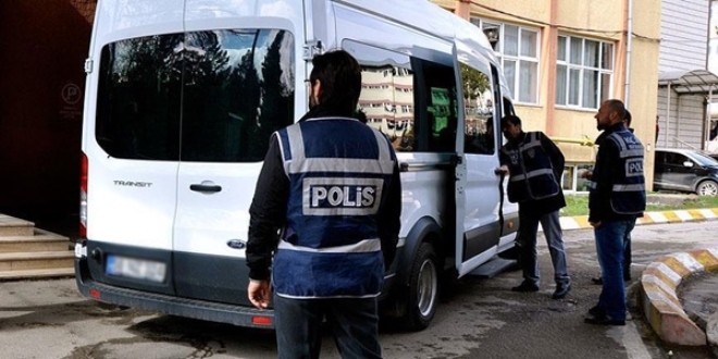 8 kamu görevlisi hakkında yakalama kararı