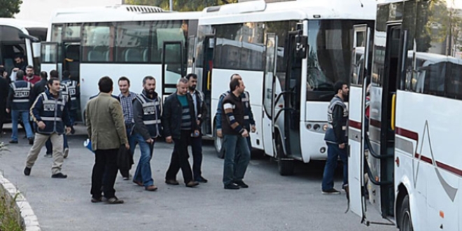 FETÖ operasyonunda 19 zanlı adliyede, 14 kişi aranıyor