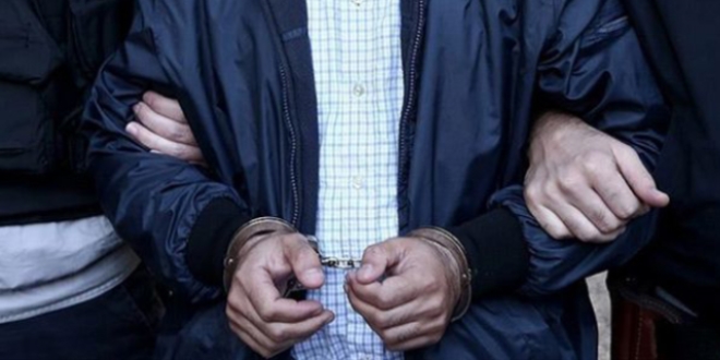Memurlar, rüşvet iddiasından gözaltına alındı