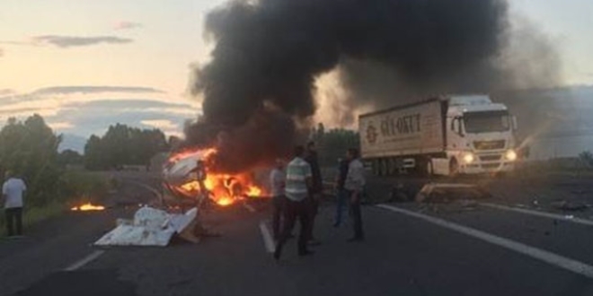 Minibüs şoförü yanarak can verdi