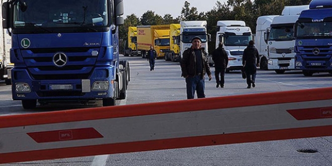 Rus tır sürücülerine vize zorunluluğu başladı