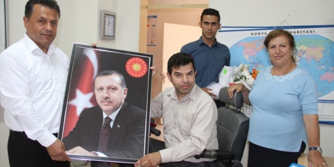 Cumhurbaşkanına mektup yazdı, sınıfına kitap geldi