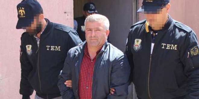 Devlet b�y�klerine hakaret eden 2 ki�i g�zalt�nda