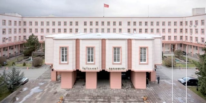 Sıra emniyet müdürleri kararnamesinde