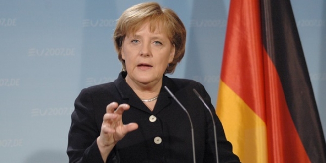Merkel'den 'Ermeni Soykrm' kararna ilikin ilk aklama