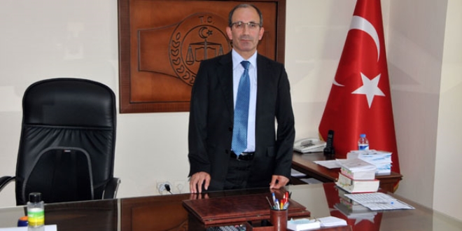 Hakimin dikkati sahte müşaviri yakalattı