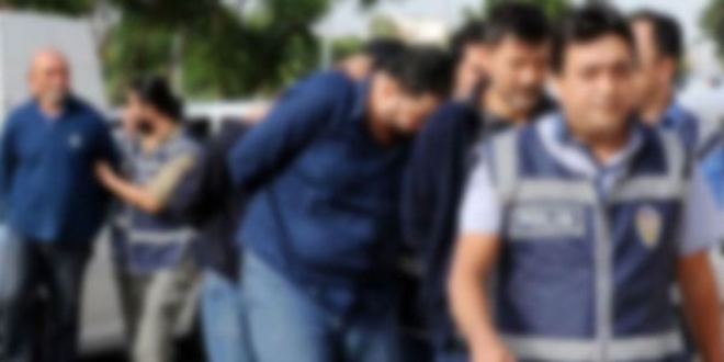 Kendisini Vali olarak tanıtan kişiye 98 bin TL kaptırdı