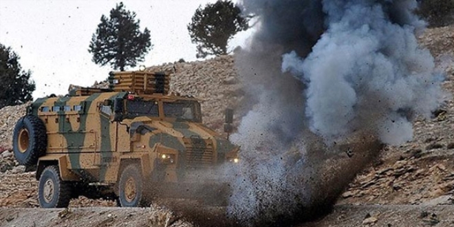 Diyarbakr'da askeri araca bombal saldr: 8 yaral